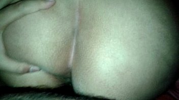Пышногрудая эмогерл мастурбирует пробитую пирсингом манду с помощью секс машины